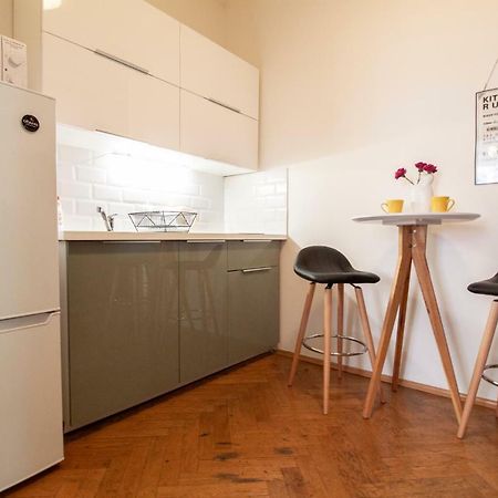 Nejedleho Apartmeet 프라하 외부 사진