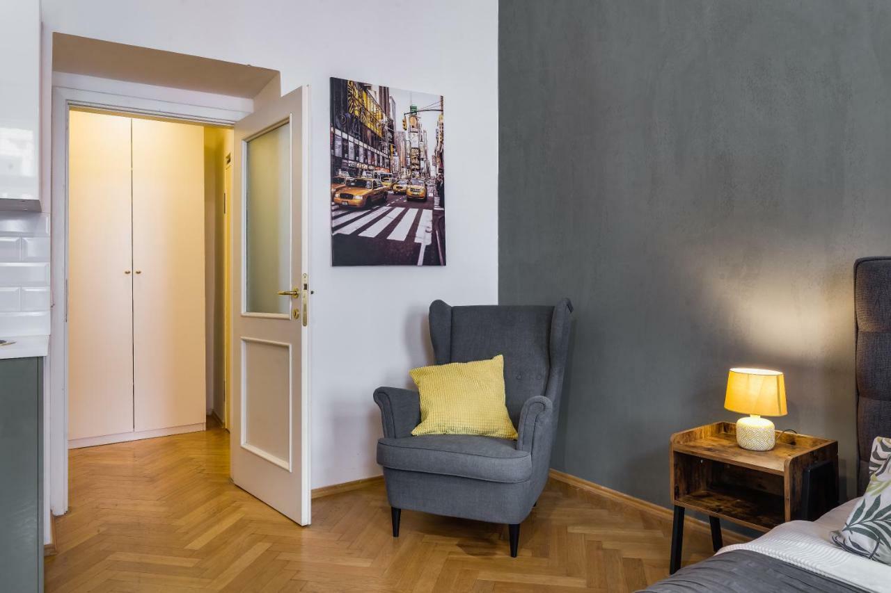 Nejedleho Apartmeet 프라하 외부 사진