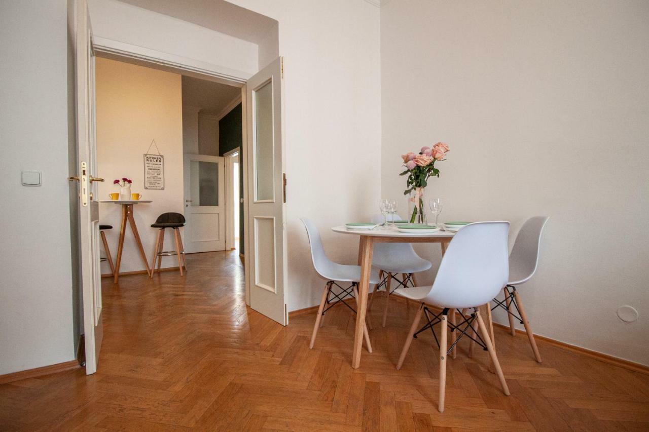 Nejedleho Apartmeet 프라하 외부 사진